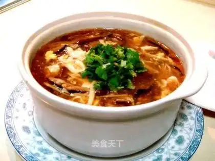Red and white tofu hot and sour soup