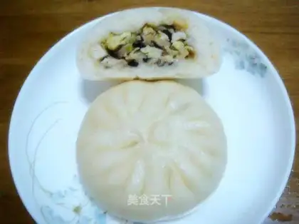Steamed buns with bean curd