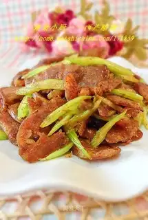 stir-fried sausage with celery