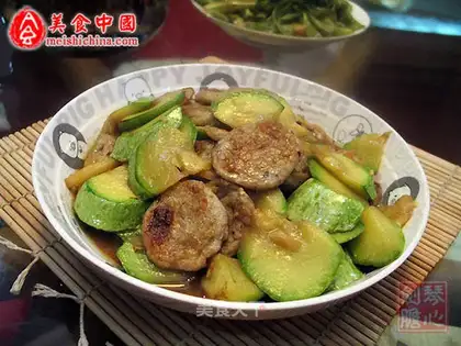 stir-fried fish cakes with zucchini