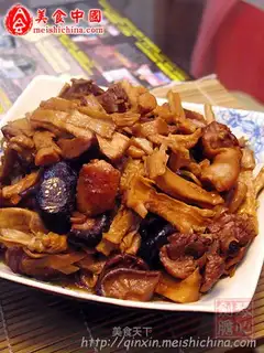 Braised duck with dried bamboo shoots