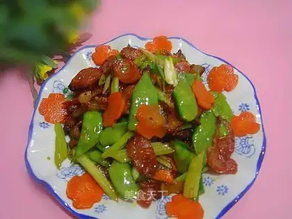 stir-fried bacon with lotus beans