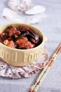 Stewed chicken with mushroom