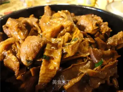 Dried bamboo shoots and roasted pork