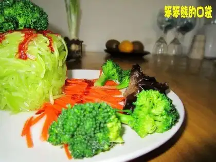 Eat both lettuce