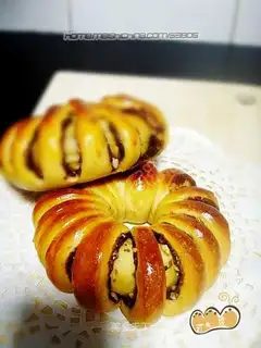 Bean paste and peanut bagels