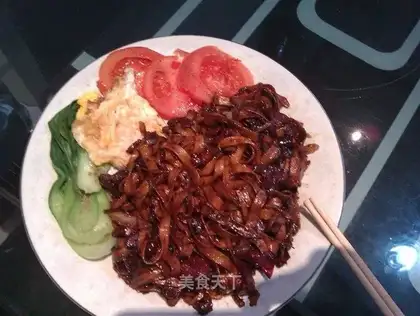 Black pepper beef fried noodles