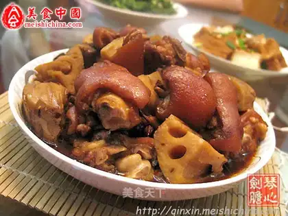 Stewed pork knuckles with lotus root