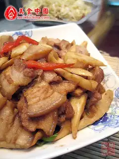 stir-fried bamboo shoots with pork belly