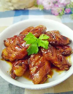 Braised chicken wings