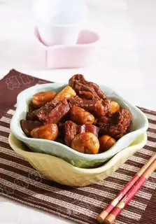 Roasted beef with chestnuts