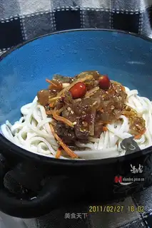 mustard and spicy fish skin cold noodles
