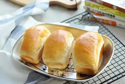 Milky pine buns