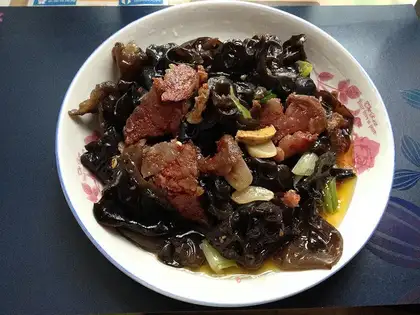 Sausage fried wood