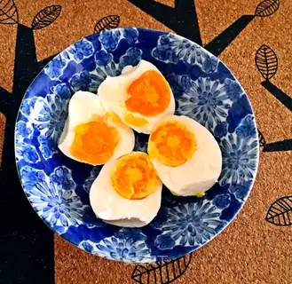 Homemade salted eggs