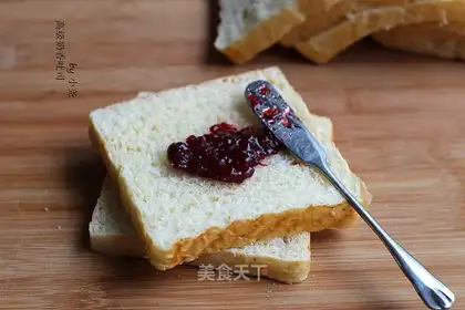 Top cream toast