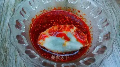 Red greasy dumplings