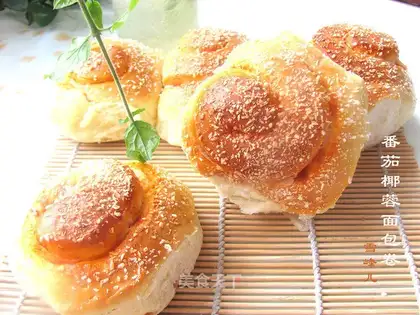 Tomato coconut rolls
