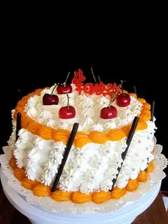 Butter fruit birthday cake