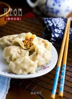 Tomato egg dumplings
