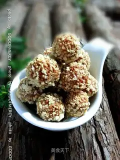Frozen chicken meatballs