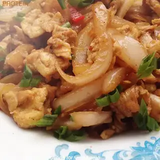 Onion fried eggs