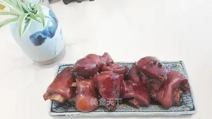 Hot pig hoof