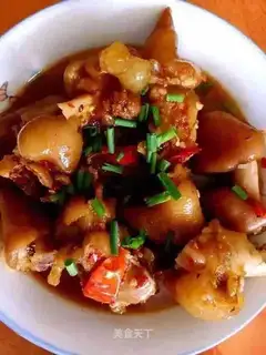 Spicy pig hoof