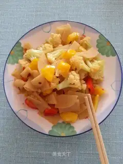Pilliapple with potatoes