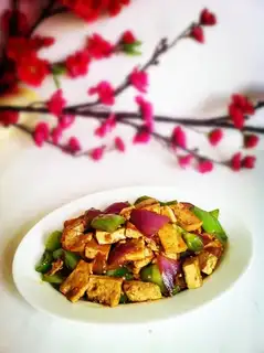 Pepper onion tofu