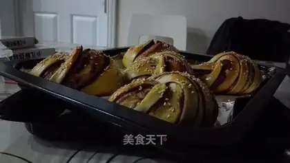 Bean roll bread
