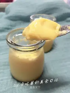 A sweet and smooth caramel pudding