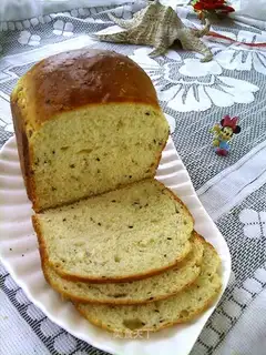 Black sesame omelet bread