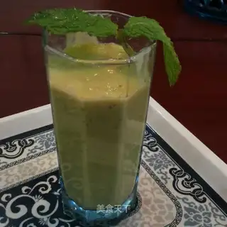 Mint mango shake