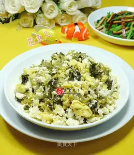 Snowball eggs fried old tofu