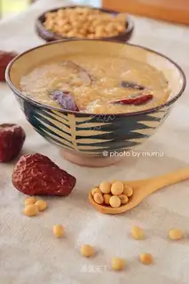 Red sugar rice congee