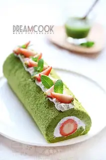 Tea strawberry rolls