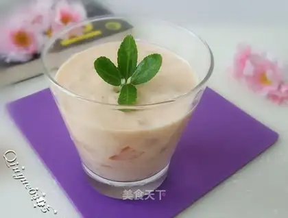 Cereal nuts, yogurt