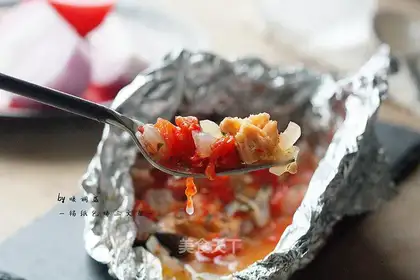 Spicy-papered salmon