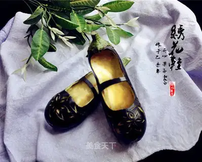 Sculpting eggplant embroidery shoes