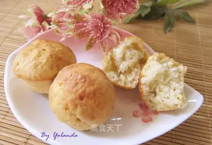 Low-fat banana muffin