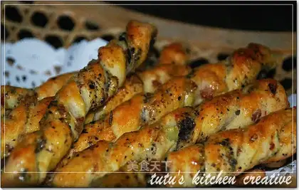 Potato bacon sesame cake