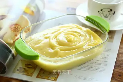 Homemade salad sauce