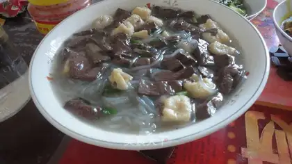 A simple duck blood fan soup