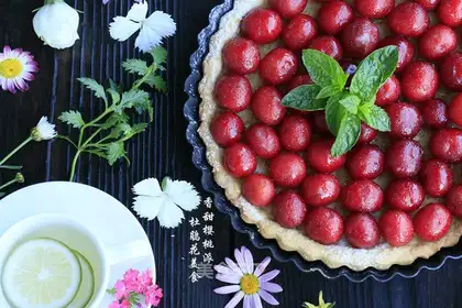 Sweet cherry pie