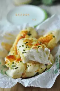 Onion cheese bread