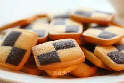 Chess crackers