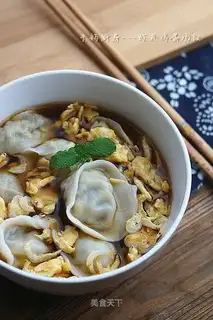 Shrimp eggs and dumplings