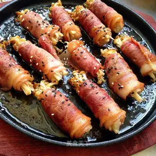 Iron-plate bacon mushroom rolls