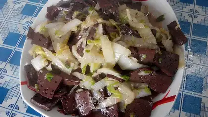 The cabbage and the tofu